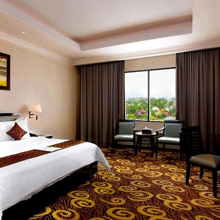 แอร์เมส พาเลซ บาย เบนคูเลน Hotel บันดาอาเจะห์ ภายนอก รูปภาพ