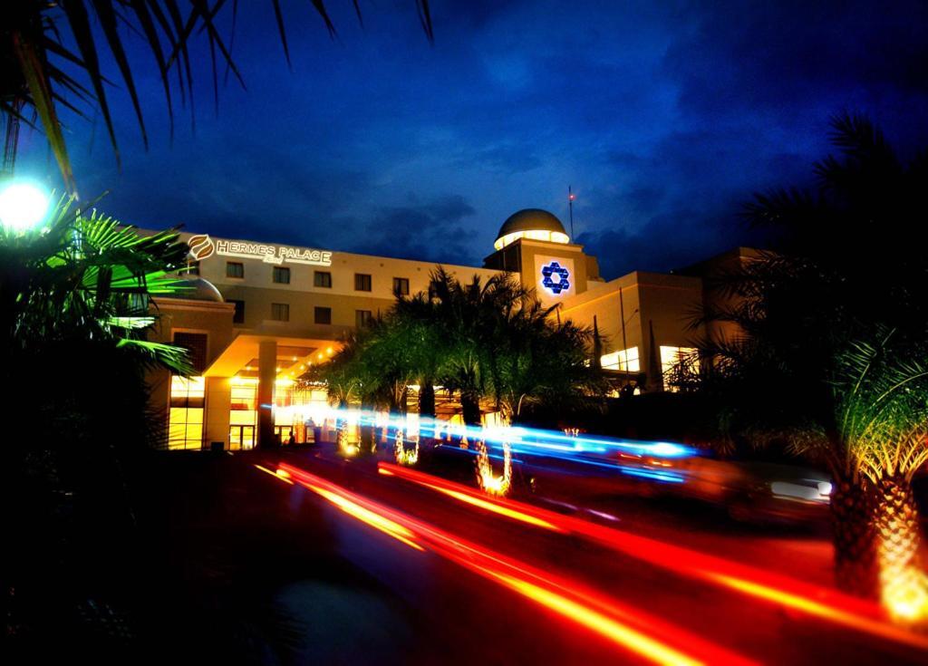 แอร์เมส พาเลซ บาย เบนคูเลน Hotel บันดาอาเจะห์ ภายนอก รูปภาพ
