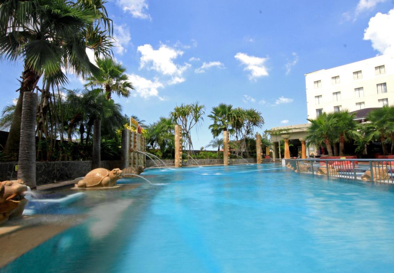 แอร์เมส พาเลซ บาย เบนคูเลน Hotel บันดาอาเจะห์ ภายนอก รูปภาพ